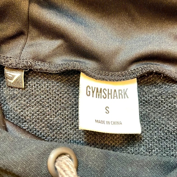 GYMSHARK Two-Piece Cropped Set - Picture 4 of 8